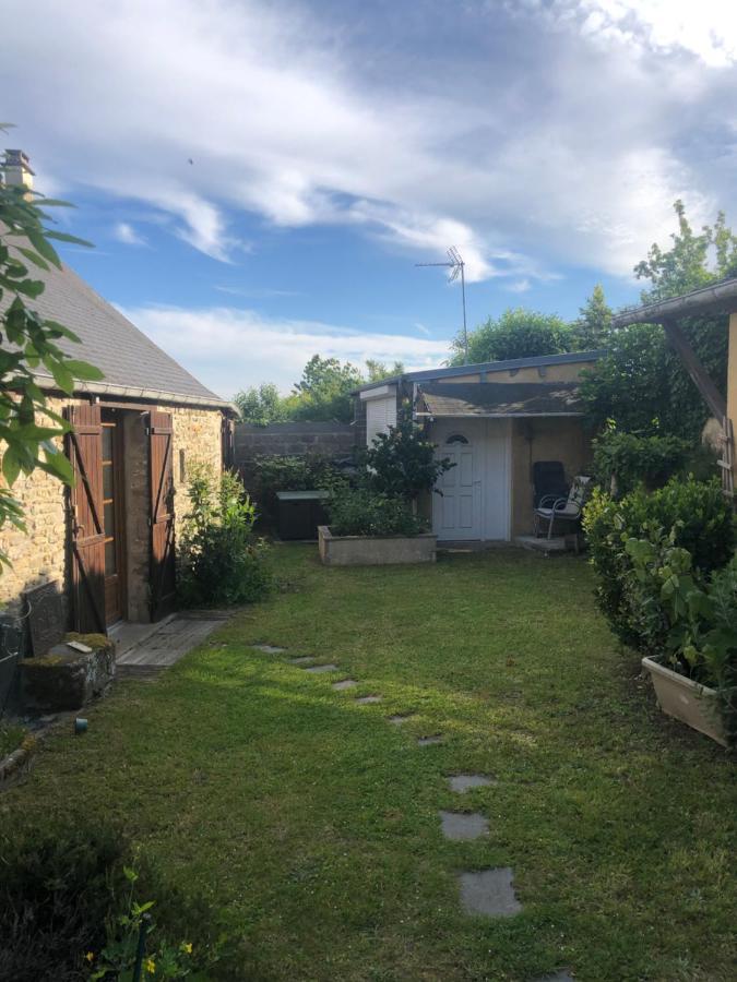 La petite maison du Bourg de Barneville Extérieur photo